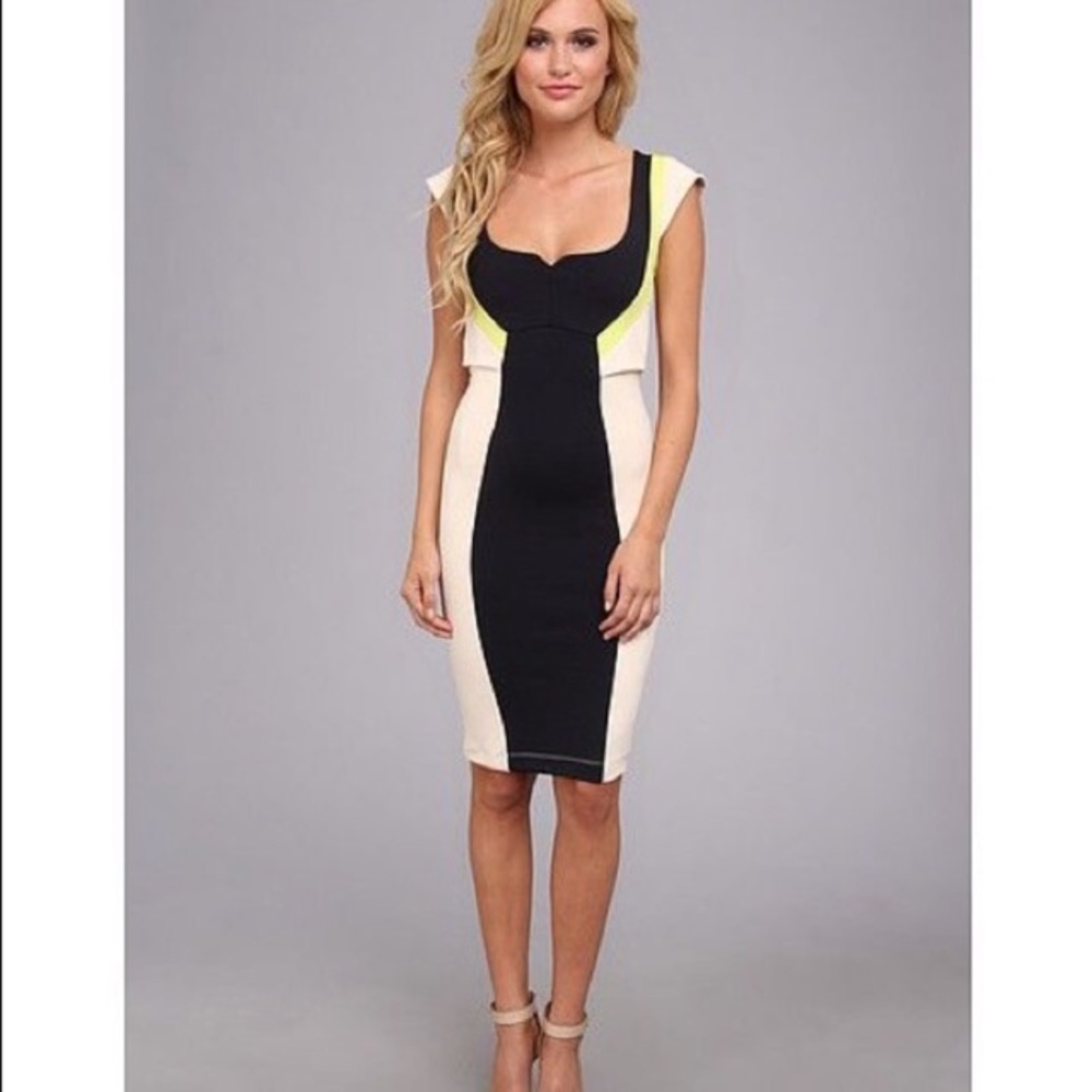 French Connection Monroe cap Sleeve body-com dress